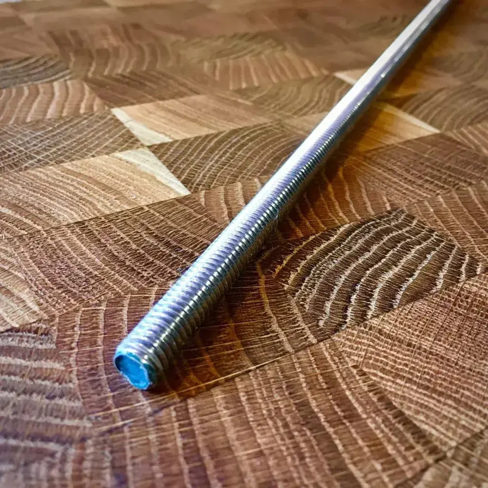 Шпилька крепежная 6 x 1000 мм x M6