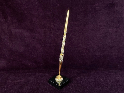 Ручка с подставкой, долерит, золото