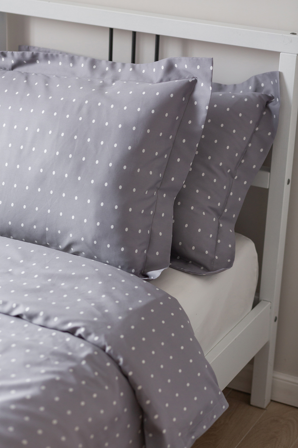 Постельное белье 1.5спальное сатин серое купить