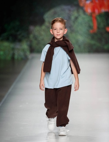 футболка в голубом цвете