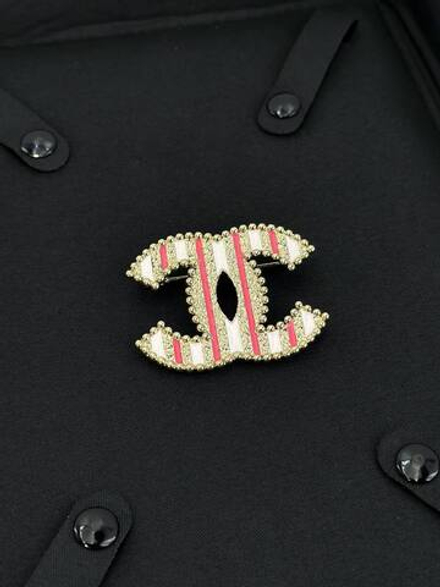 Брошь CHANEL