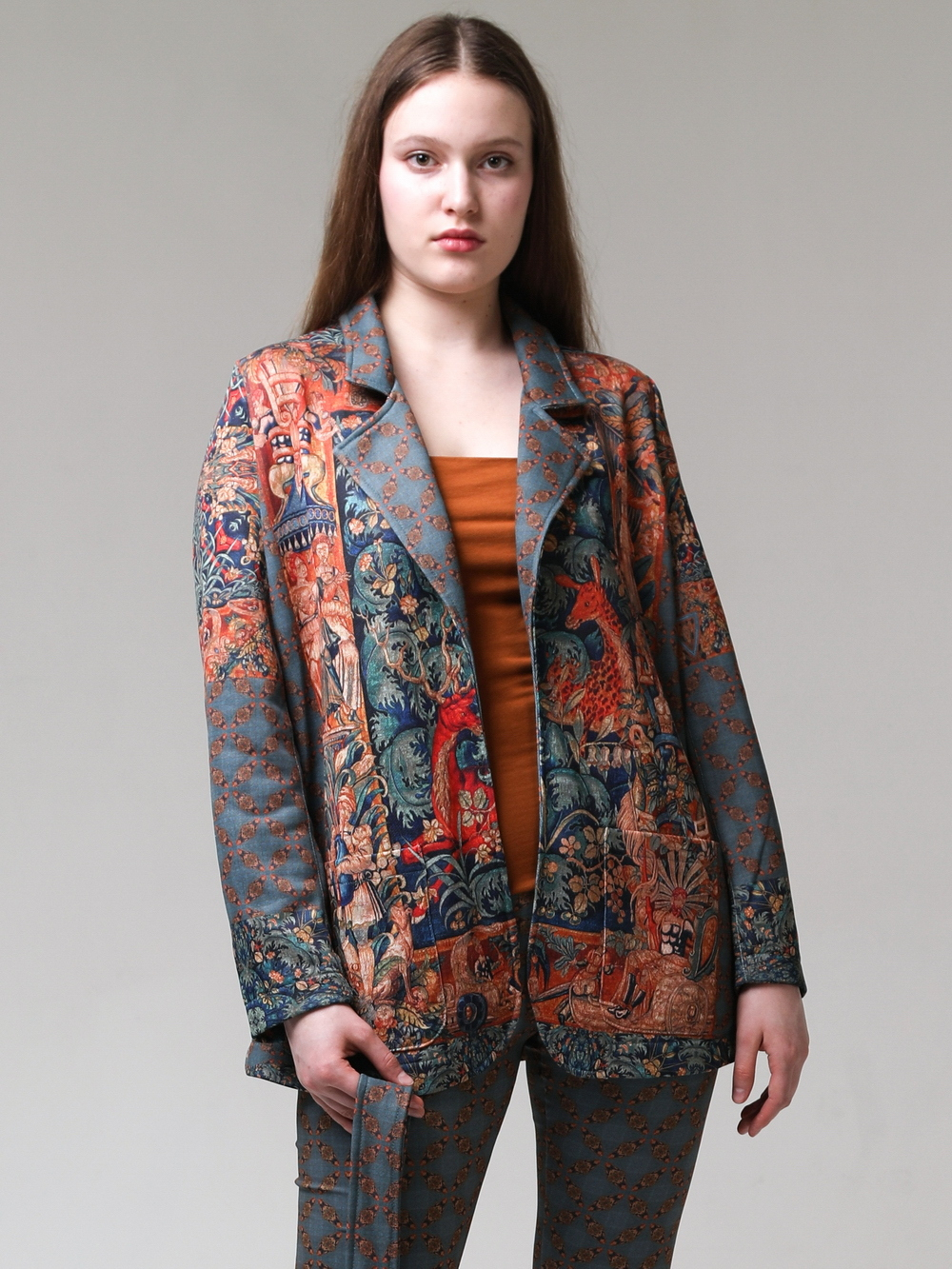 Жакет с принтом по мотивам фламандского гобелена 16 века