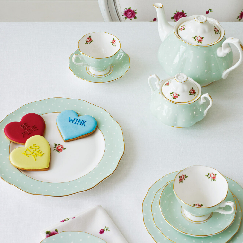 Royal Albert - Тарелка для завтрака Polka Rose 20 см / артикул   POLROS25811  / GTIN 652383737013