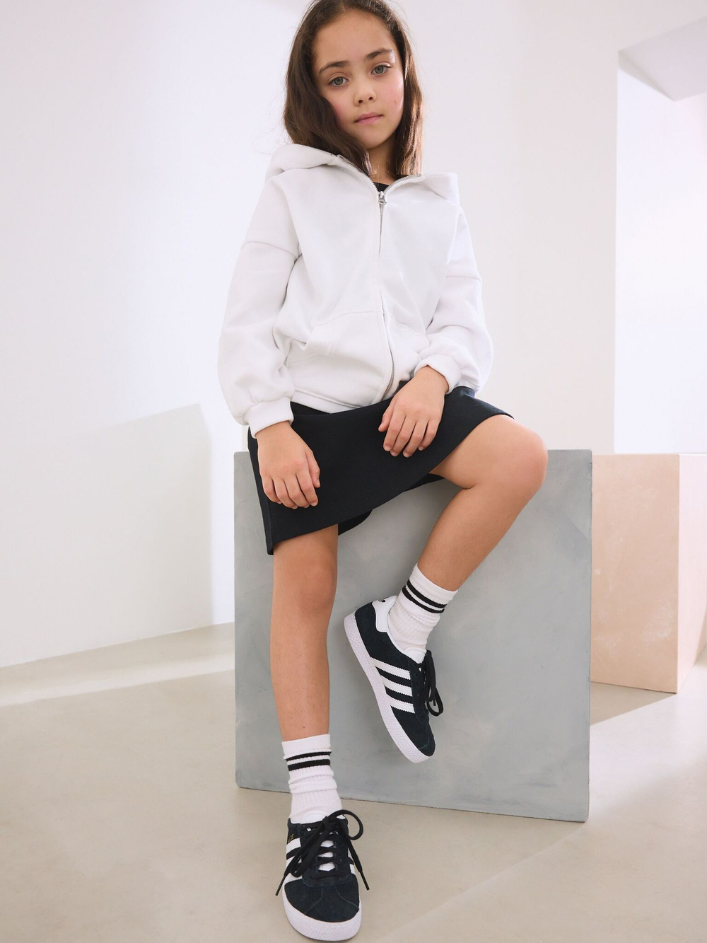 Толстовка с капушоном на молнии для девочки Next AH6-486, Белый