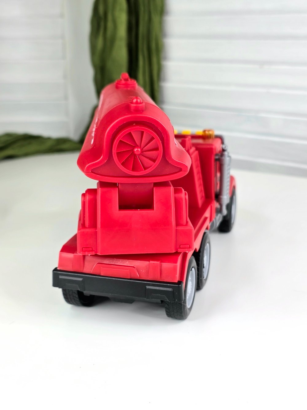 Машинка Пожарная техника со светом и звуком (BHX930)