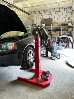 Подъемник мобильный гидравлический (одностоечный) с захватом под колесо мод.T08311 арт.HL-0.56J, horex