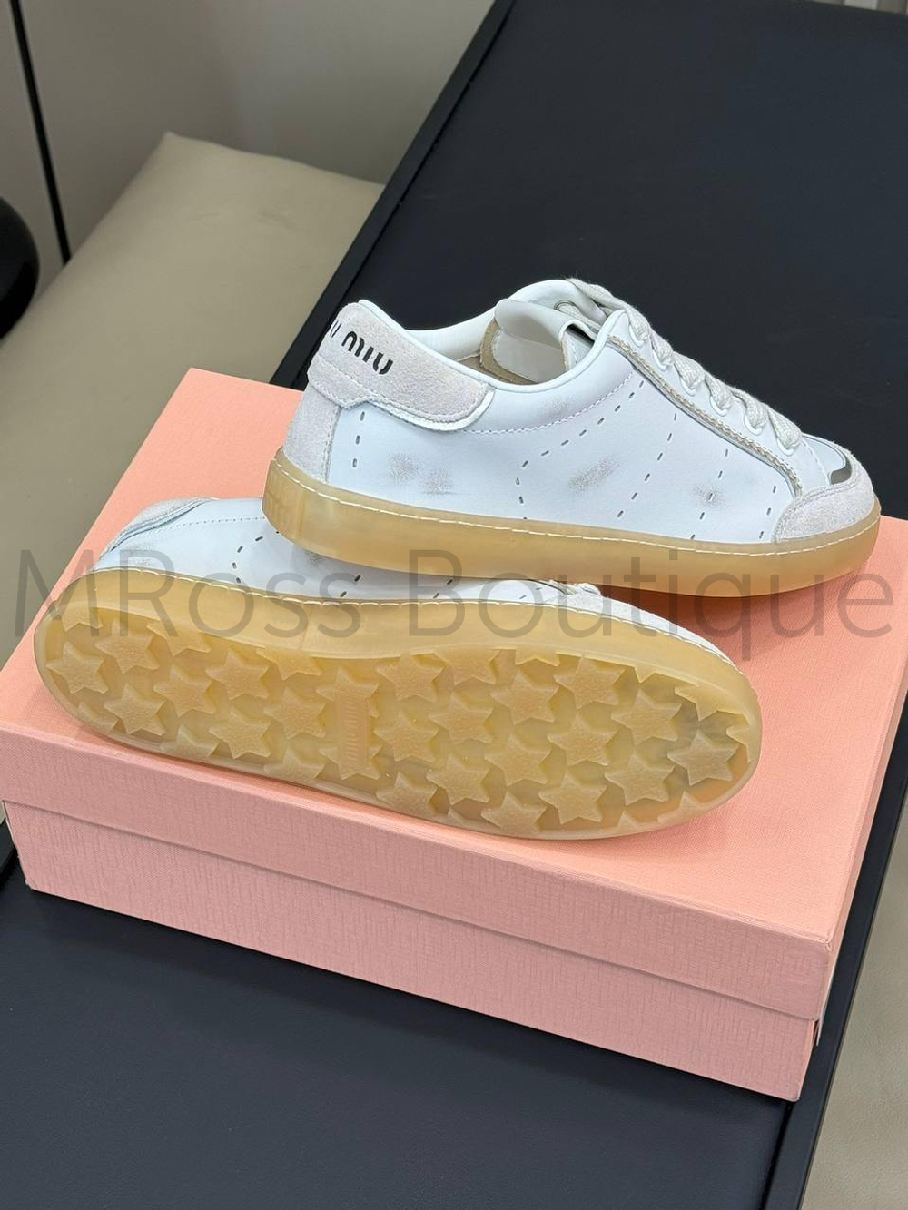 Кроссовки Miu Miu женские белого цвета с эффектом потертости