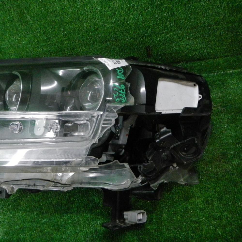 Битая Фара левая Toyota Land Cruiser 200 15-21 LED Black