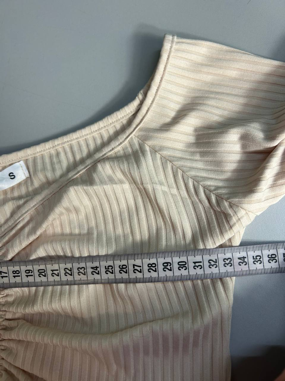 Топ Laatu короткий в рубчик, маркировка S, визуально 44 размер