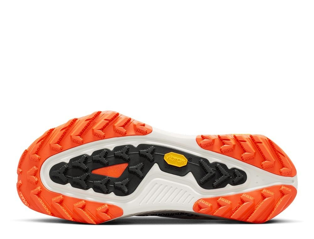 Мужские беговые кроссовки Nike ACG Zegama Trail M бело-оранжевые