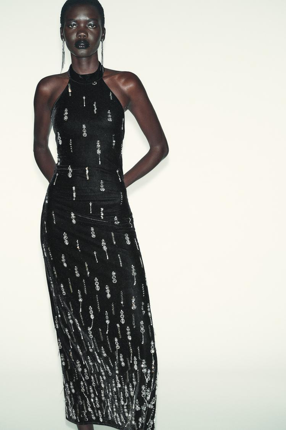 ZARA БАРХАТНОЕ ПЛАТЬЕ МИДИ С БУСИНАМИ, ЧЕРНЫЙ