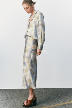 ZARA РУБАШКА ИЗ САТИНА С ПРИНТОМ ТАЙ-ДАЙ, РАЗНОЦВЕТНЫЙ