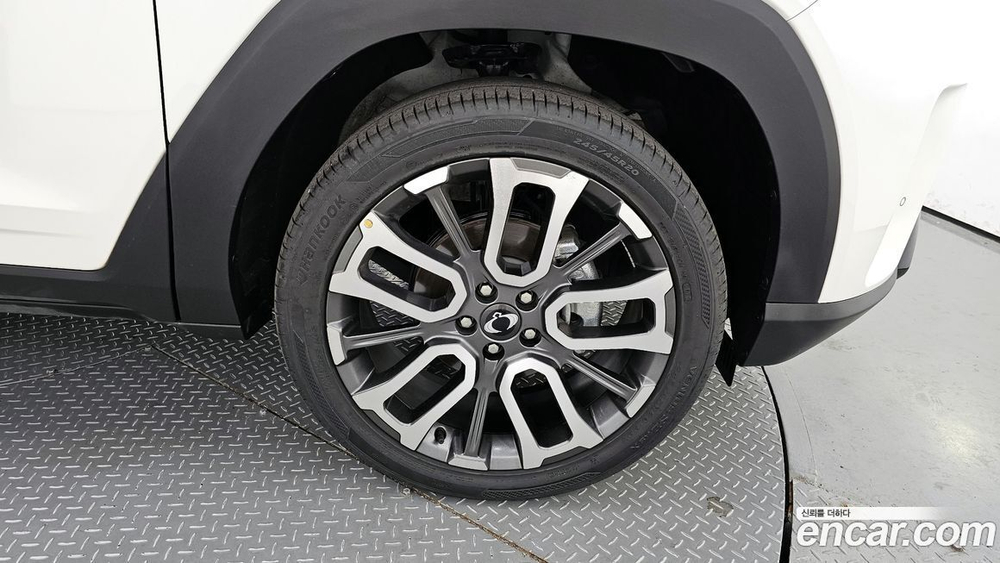KG Mobility (Ssangyong) Torres Бензин 1.5 2WD (08.2023)