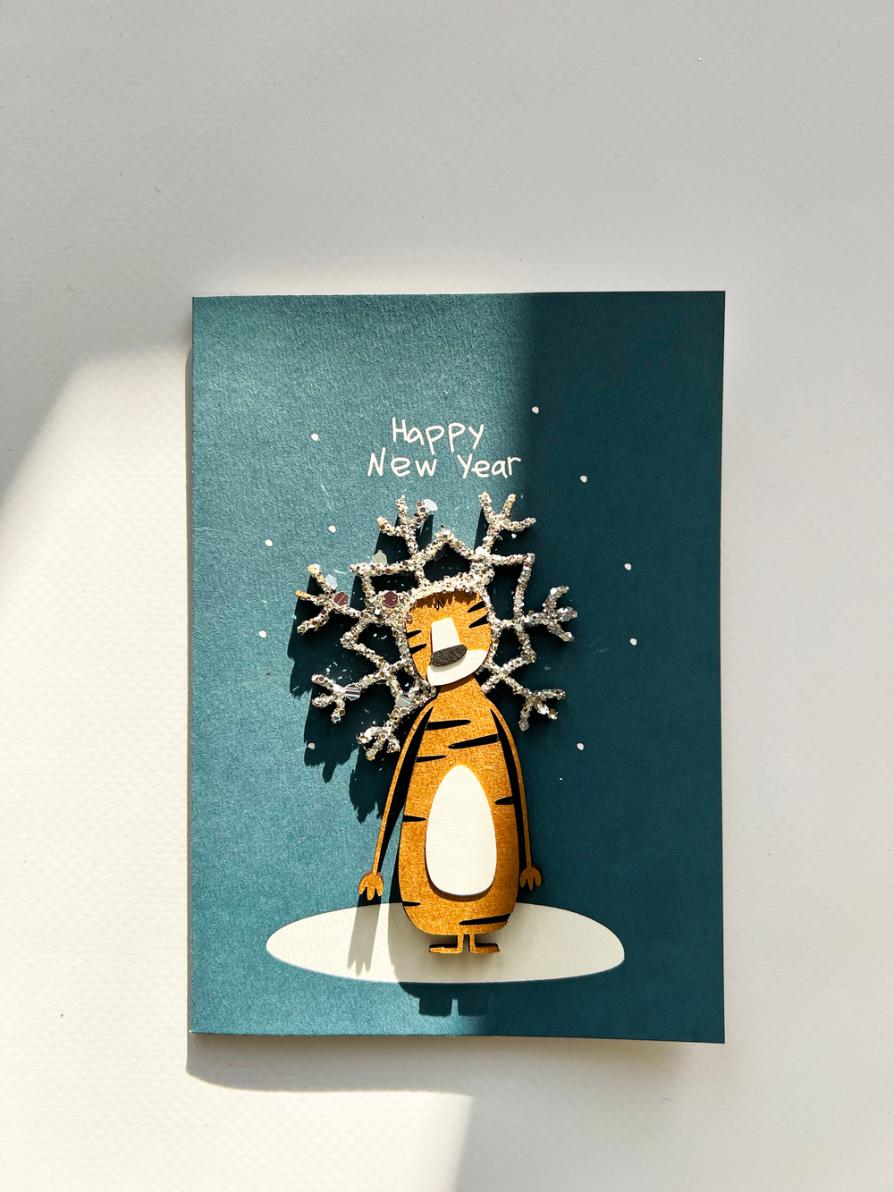 Открытка с деревянным элементом «Happy New Year» тигра со звездой, 13,5 × 9,5 см