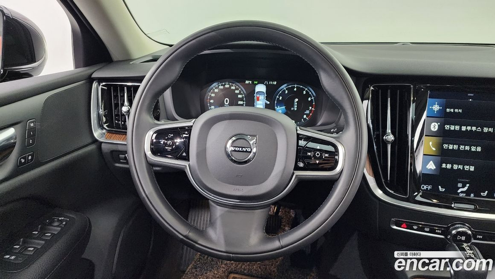 Volvo S60 3 Generation T5 Momentum (04.2020)
