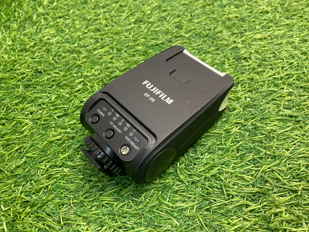 FujiFilm EF-20 TTL Flash