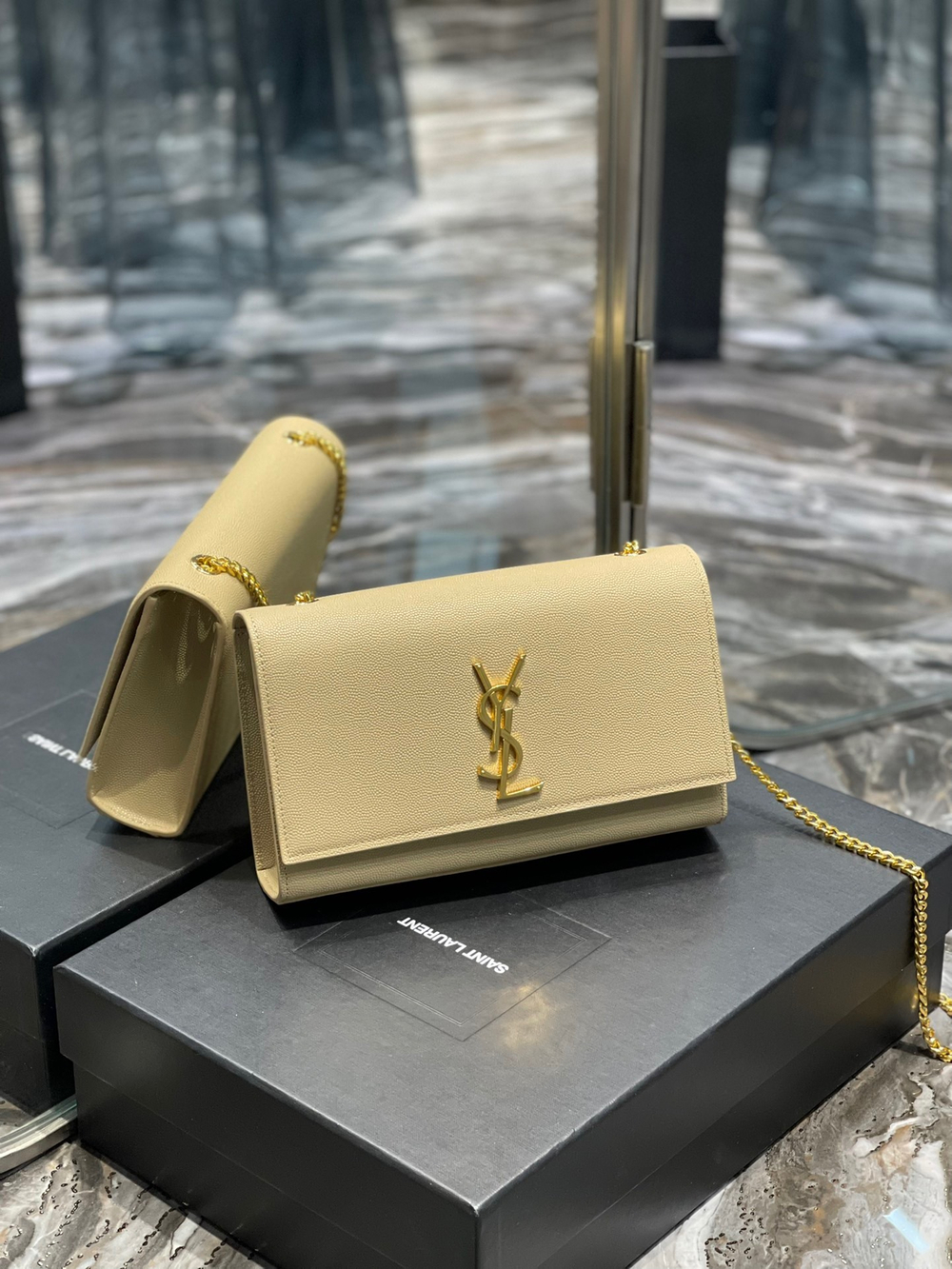 Saint Laurent Kate Medium Bag 24 cm