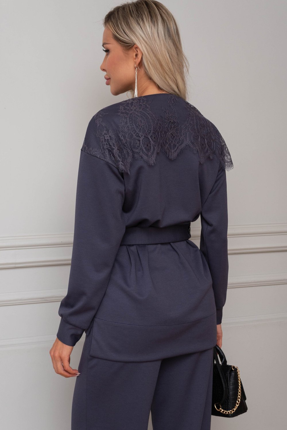 Костюм темно-серого цвета с кружевом из вискозы