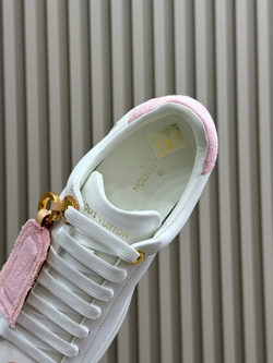 Louis Vuitton Time Out