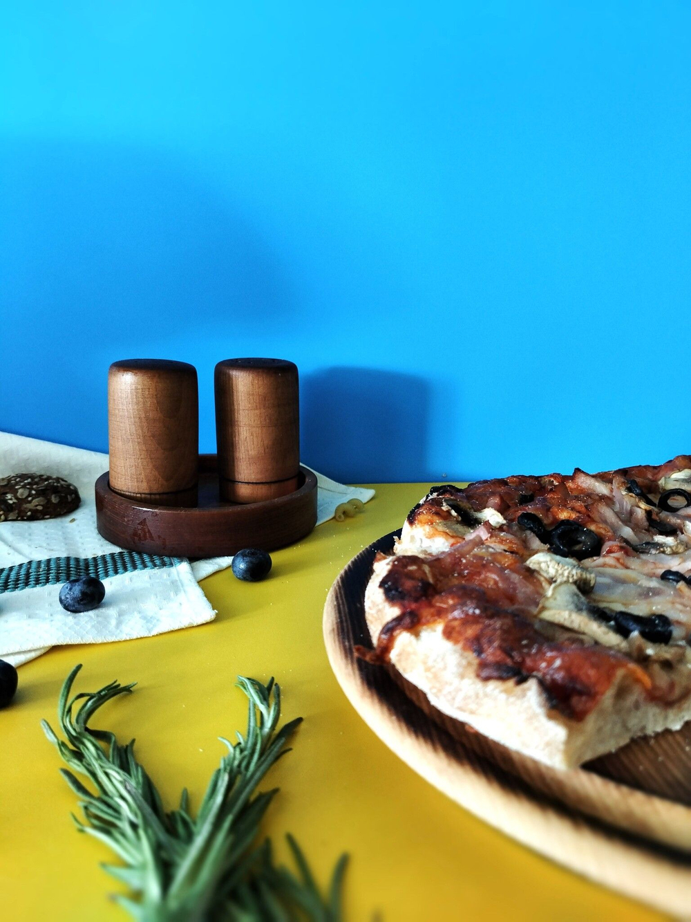 Доска подставка под пиццу деревянная