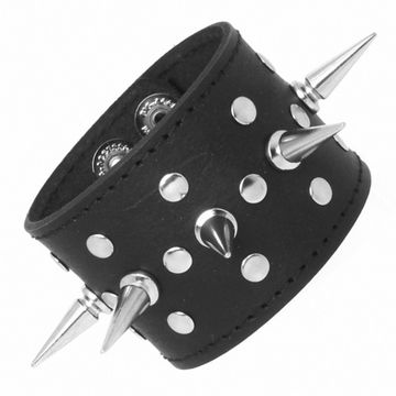 Напульсник с 5 шипами и кнопками (020)