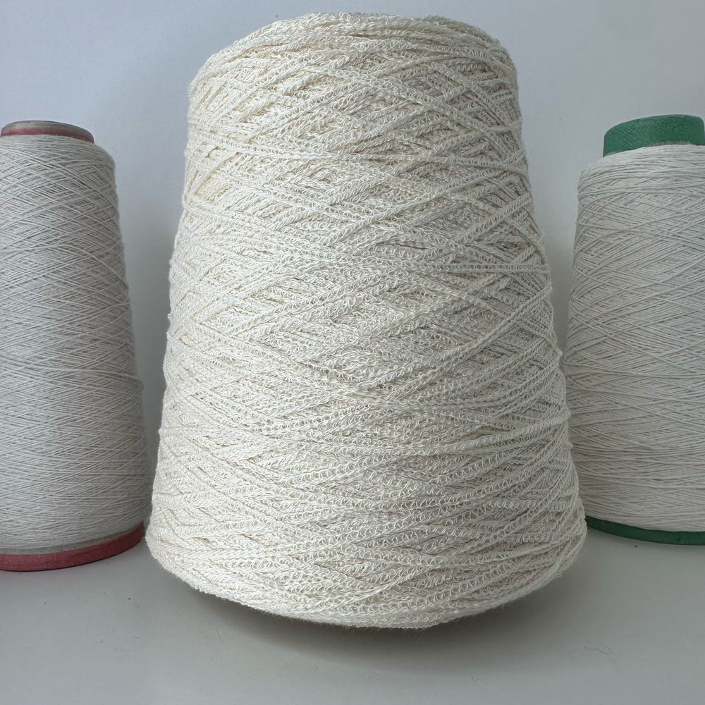 LOTUS - Stock Italy; 100% хлопок; 310м/100гр; col.130 Cream, цвет: кремовый белый. Есть бобинки: 79, 202гр