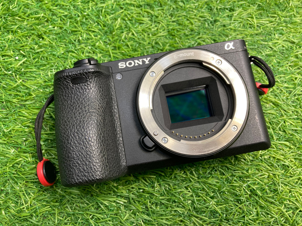 Sony A6500 + SmallRig + бат. блок (11.300 кадров)