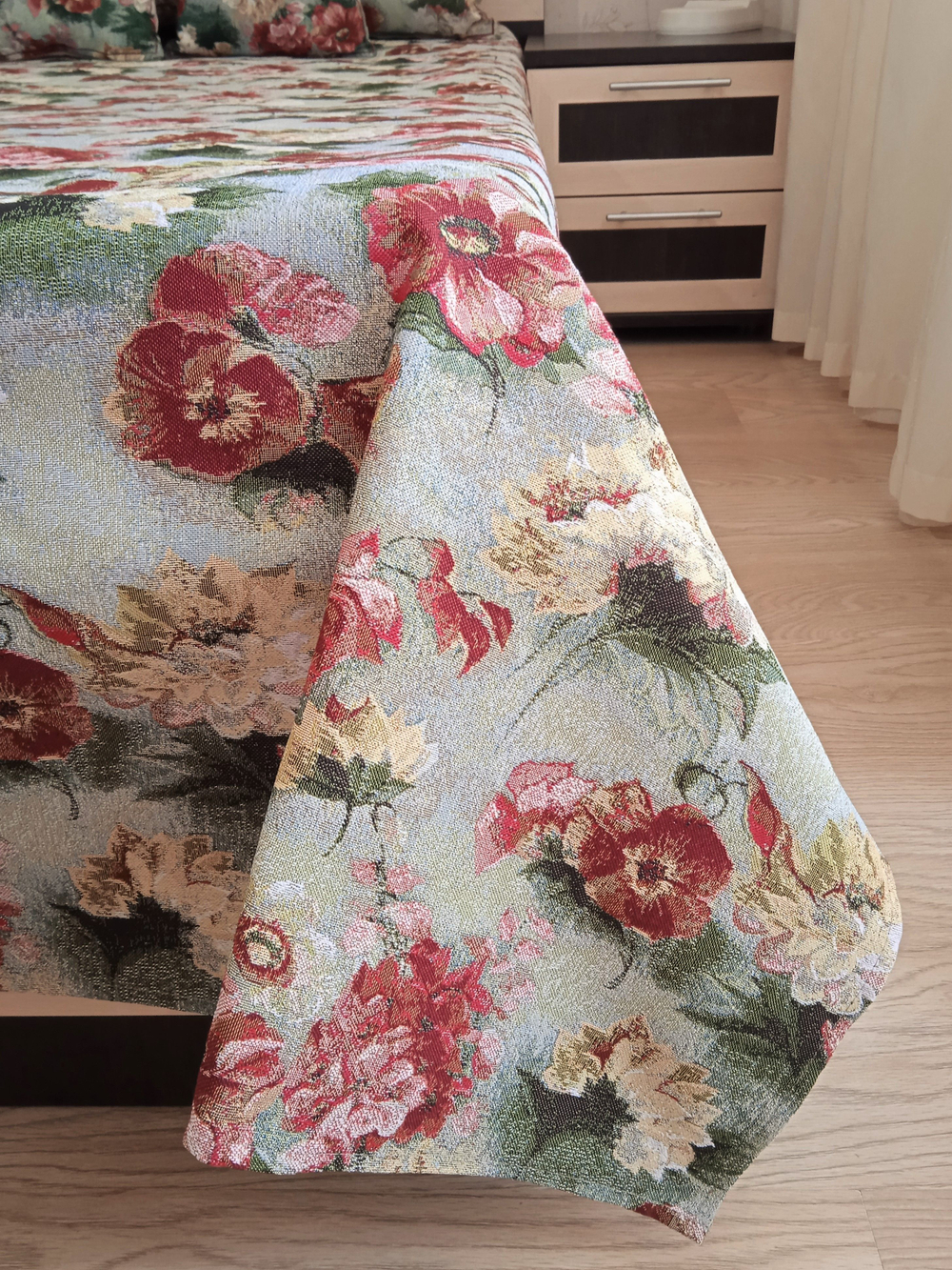 Покрывало гобеленовое Акварельные пионы 1,5-спальный (150х200)