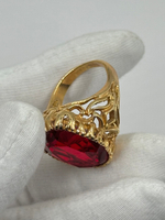 Кольцо с красным кристаллом