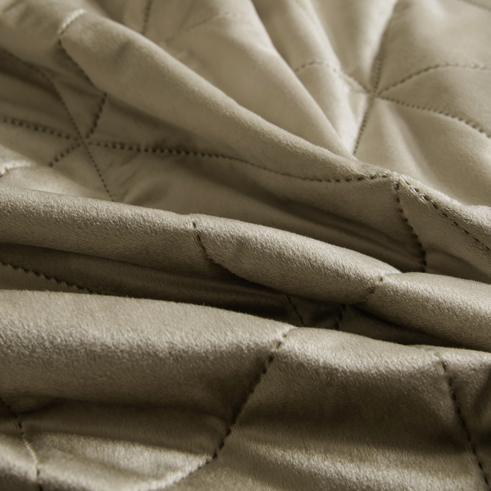 Велюровое покрывало в клетку с наволочками OVL031