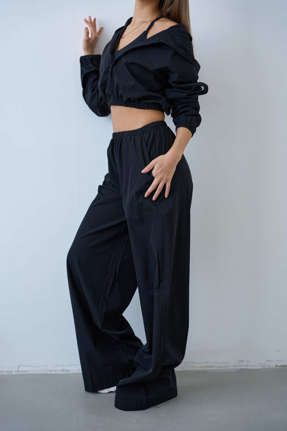 ВЕТРОВКА HOLD (черный)