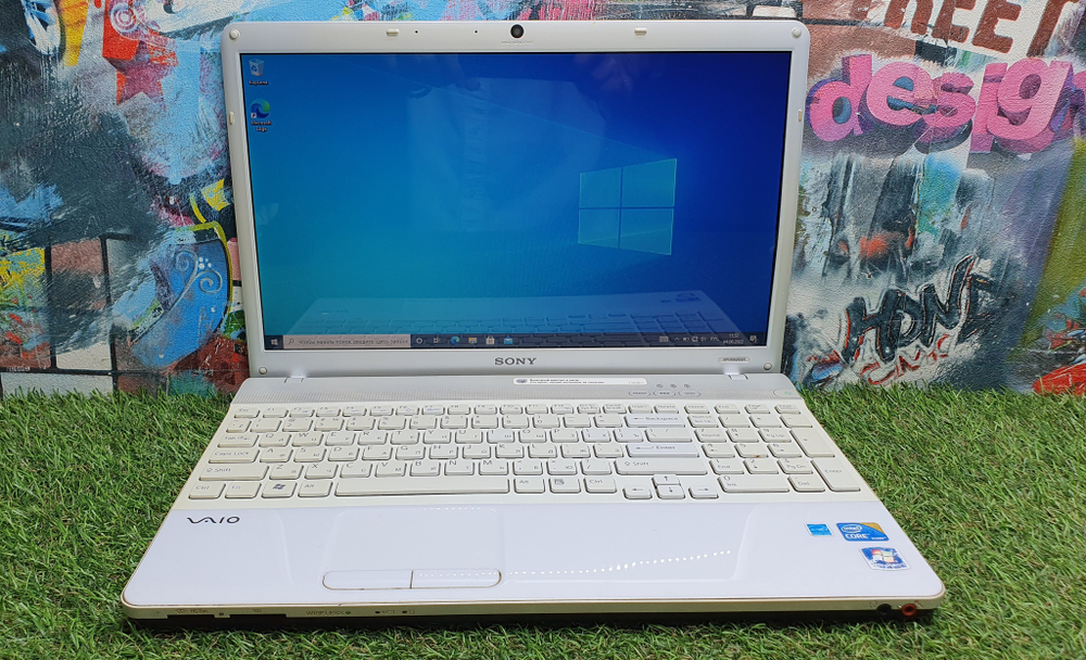 Ноутбук Sony i3/4 Gb