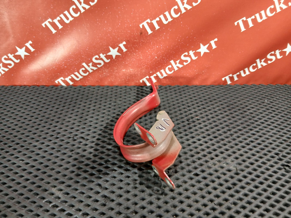 Петля крышки инструментального ящика