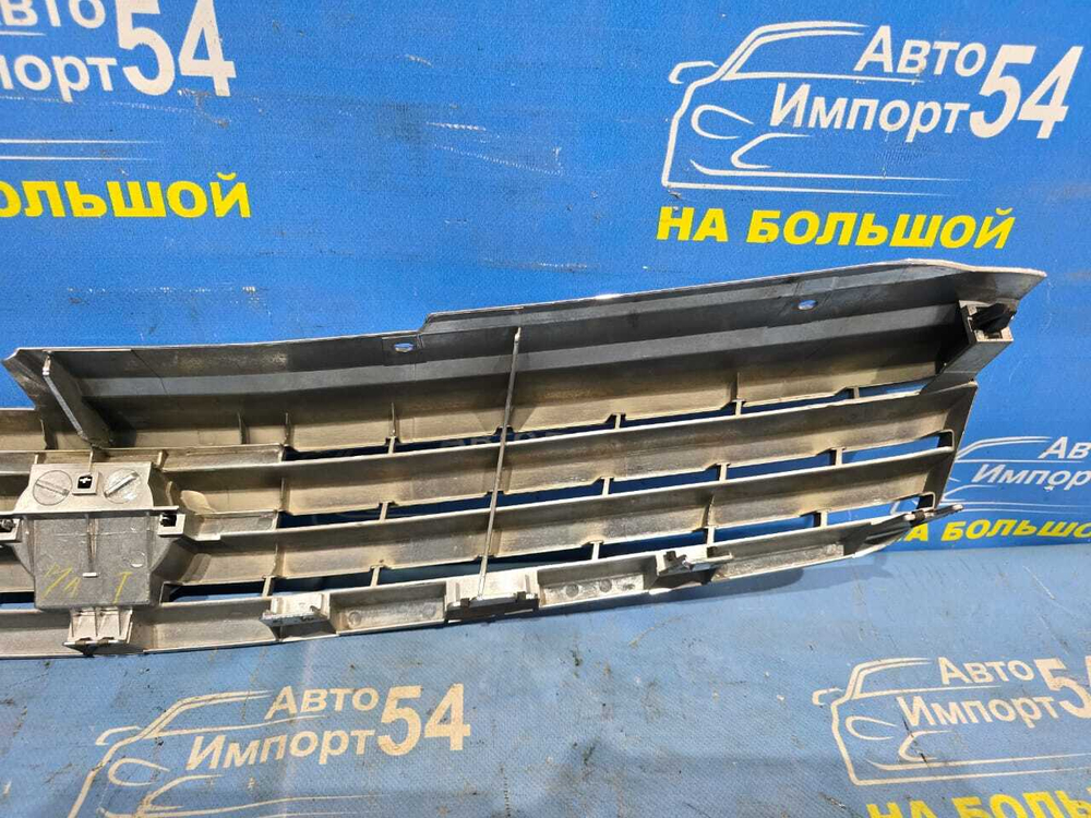 Решетка радиатора NISSAN SKYLINE 2001-2004