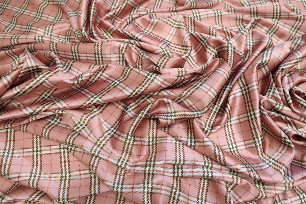 Атлас стрейч светло-розовый