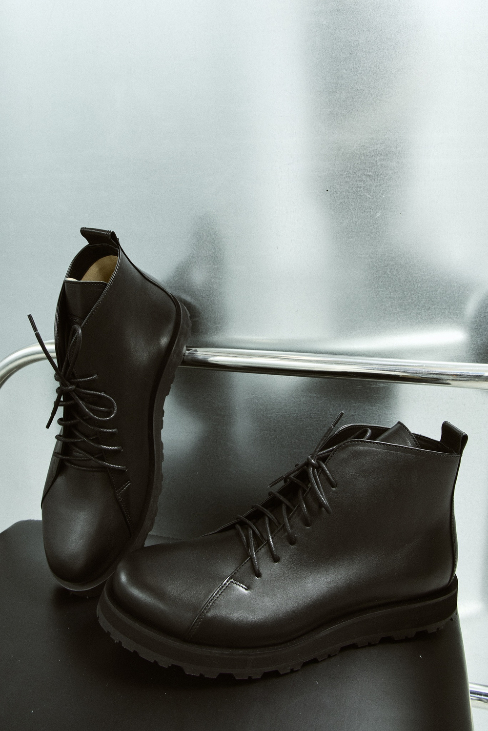 HighShoes black Michelin