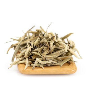 Mensun Baihao yinzhen (Srebrne igły z białym puchem od Mensun)