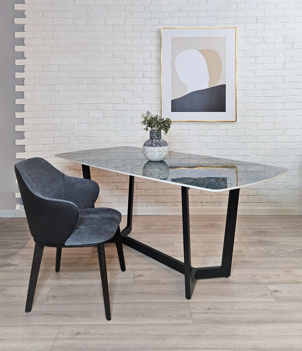 Ваза Black and white vase