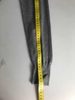 Джемпер в базовом цвете, маркировка M/L визуально на 46/48 размер