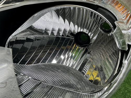 Битая Фара левая Suzuki Swift 4 (10-13) галоген