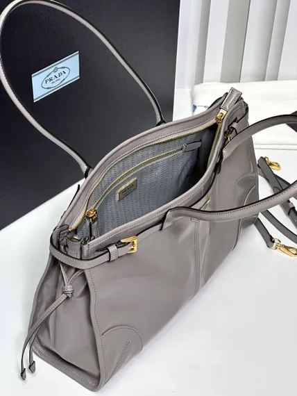 Кожаная большая сумка Prada Bonnie цвет оловянный
