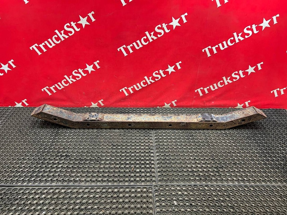 Усилитель переднего бампера