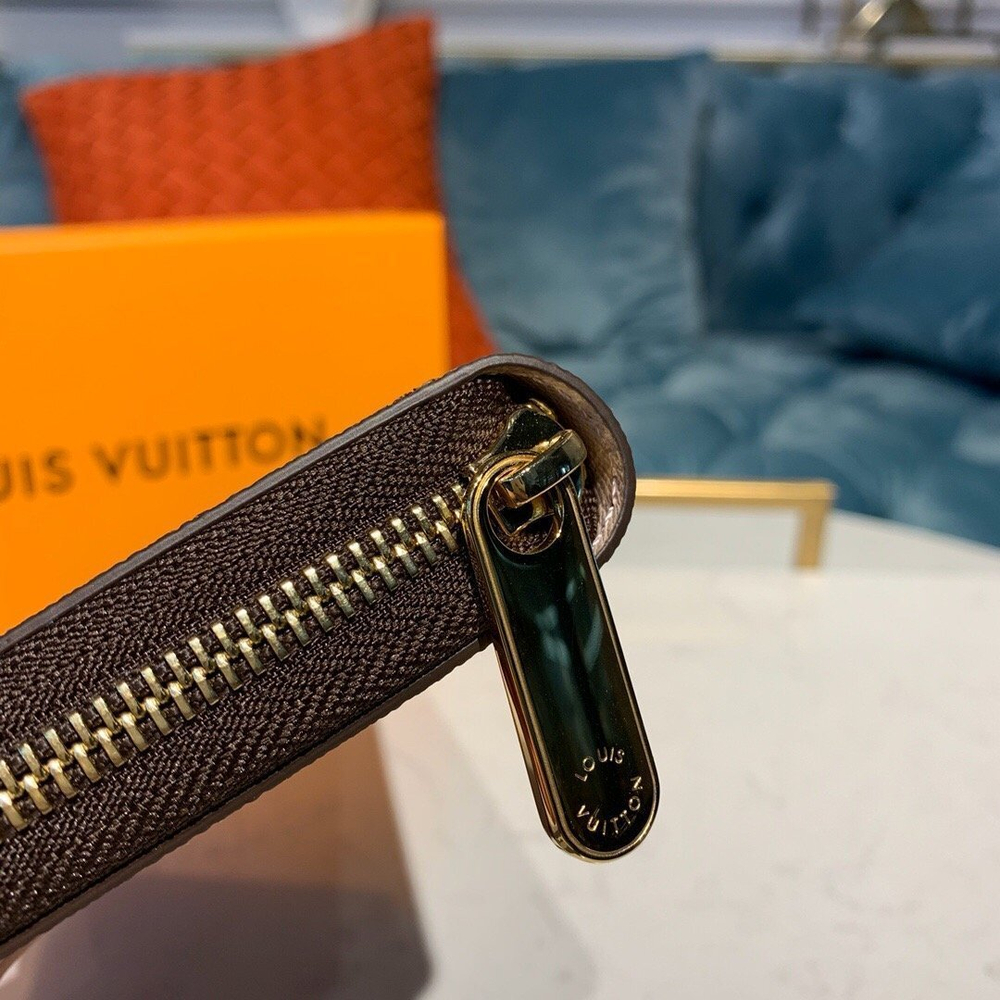 Louis Vuitton Zippy Wallet