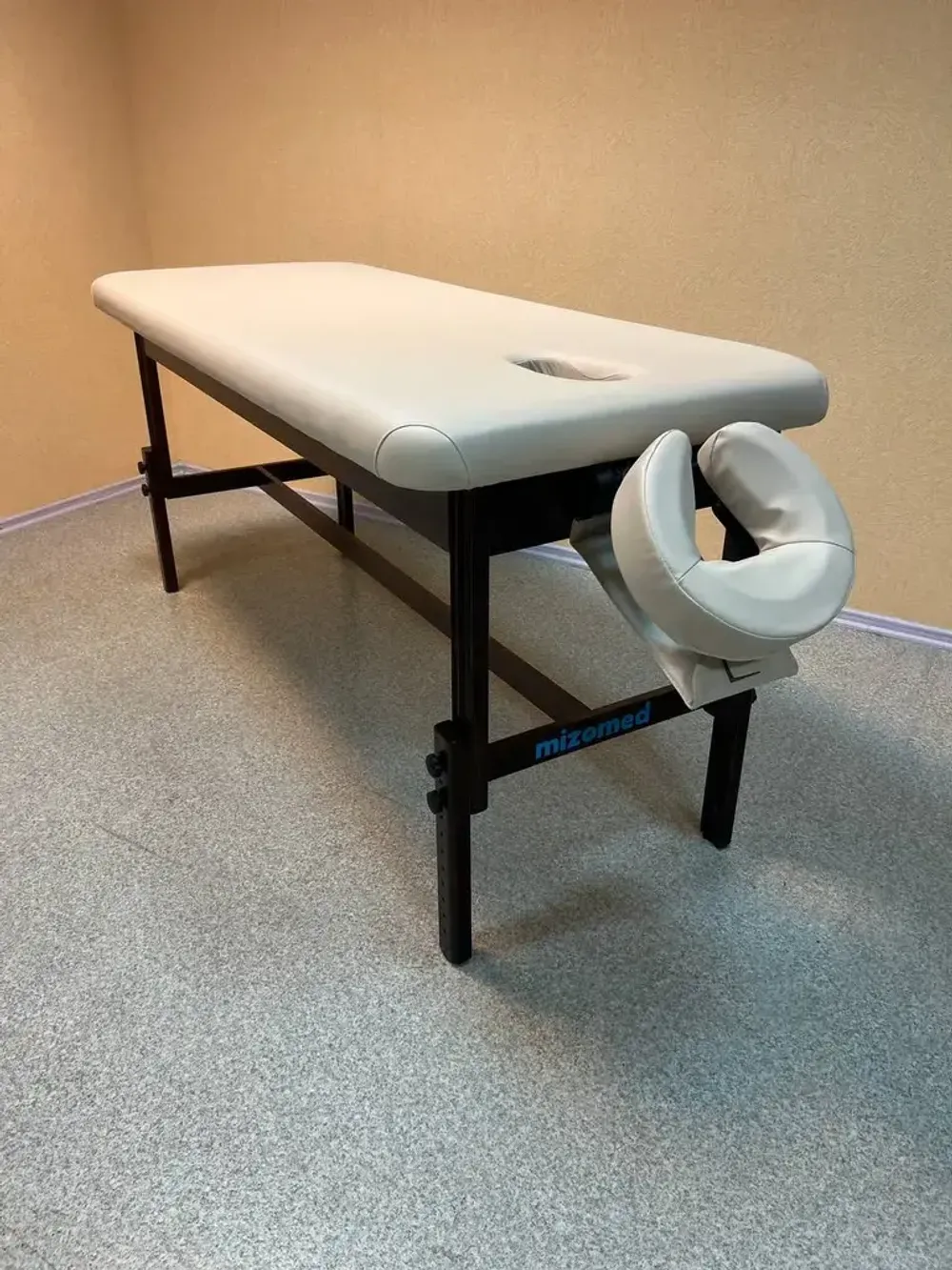 Массажный стол Mizomed Essence-Flat SEF3S30+H, стационарный