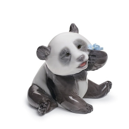 Довольная панда Lladro