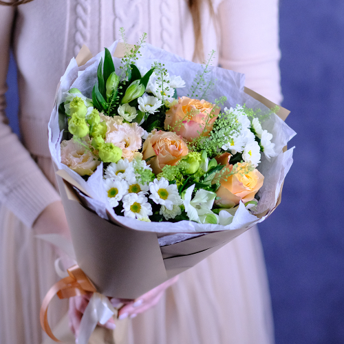 Купить Букет #401 с пионовидными розами и эустомой