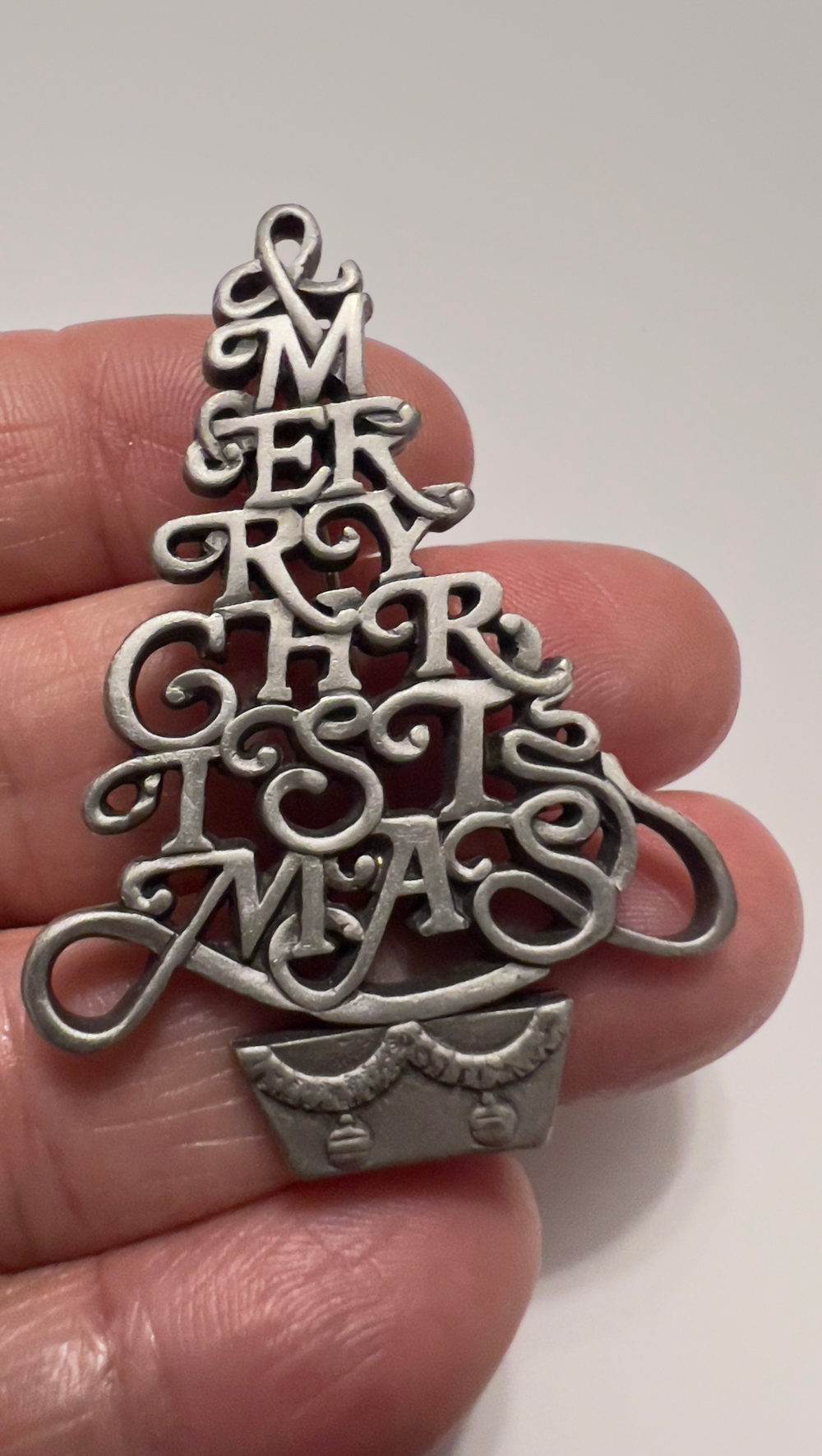 Новогодняя брошь елочка merry christmas