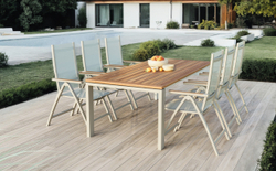 Стол бежевый/натуральный, алюминий/тик