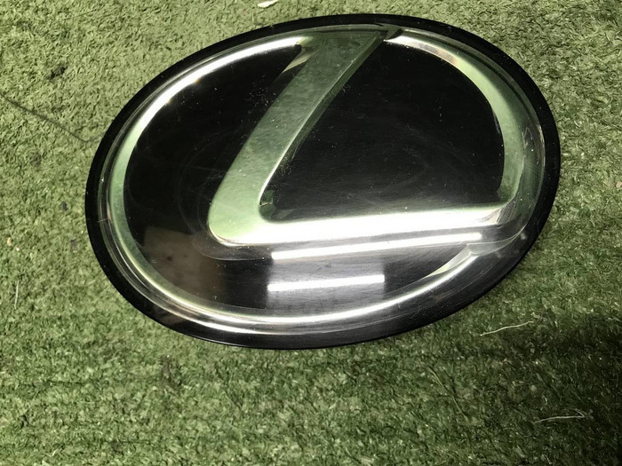 Эмблема решетки радиатора Lexus RX 4 (2019-2022)