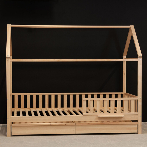 Кровать односпальная 90х200 домик Авила из массива березы с настилом и бортиками, в лаке